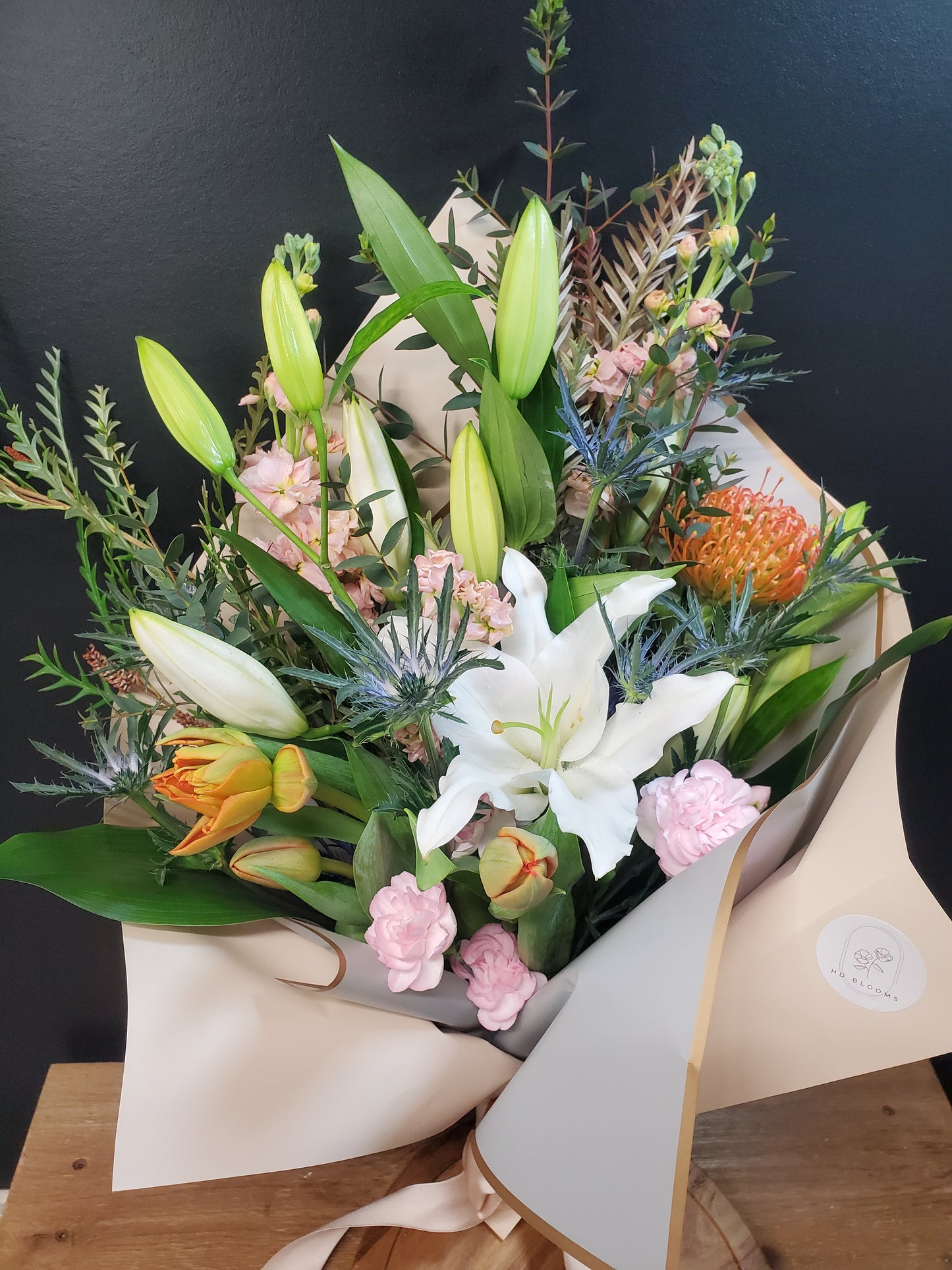 Soft Colors Designers Choice - Extra Large Arrangements