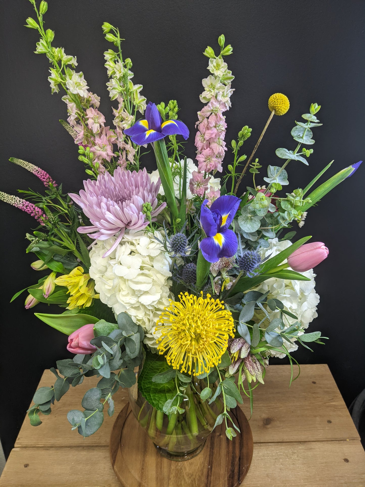 Around the Garden Designers Choice - Extra Large Arrangements